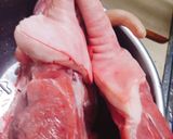 Hình bước làm 1 của món Đuôi heo chiên giòn
