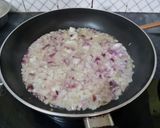 A picture of step 2 of Goan Chicken Curry.