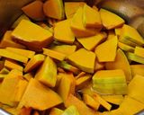 A picture of step 1 of Onion Pumpkin spicy pakore.