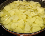 Foto del paso 1 de la receta: Tortilla de patatas y chorizo