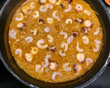 Foto del paso 2 de la receta: Fideuá de pulpo y gambas con alioli