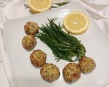 Foto del passaggio 3 della ricetta Polpette di pollo e zucchine con contorno di agretti