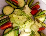 A picture of step 2 of My Garlic prawns on Salad. 😀.
