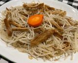 A picture of step 8 of Garlic Bean Sprouts with Fried Tofu Skins.