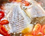 Hình bước làm 2 của món Canh Cá Diêu Hồng Nấu Ngót