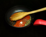 Foto del paso 3 de la receta: Queso Provolone con salsa de tomate, al horno