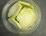 Une image de l'étape 1 de Troncs de brocolis en pickles.