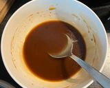 A picture of step 2 of Cashew chicken with egg.