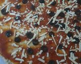 صورة لخطوة 4 من وصفة بيتزا بطريقتي اللذيذه 🍕♥️♥️