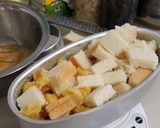 Foto langkah ke 4 dari resep Puding roti tawar panggang.