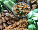 Foto langkah ke 4 dari resep Ayam Goreng Kelapa Parut (Lauk Pelengkap Nasi Liwet).