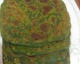 A picture of step 3 of Palak paratha.