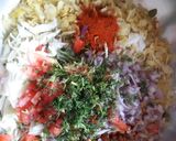 A picture of step 4 of Sookhi bhel.