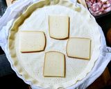 Une image de l'étape 4 de Tarte poireaux et raclette fumée.