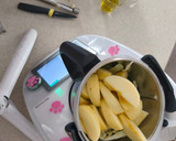 Foto del paso 5 de la receta: Ensalada de repollo, manzana con salmón en TMX
