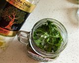 Foto del paso 3 de la receta: Salsa de albahaca (no pesto)