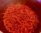Foto del paso 2 de la receta: Fideos rojos