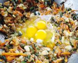 এগ চিকেন নুডলস(Egg chicken noodles recipe in Bengali) রেসিপির ধাপ 5 ছবি