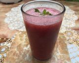 A picture of step 2 of Watermelon strawberry lemonade.