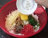 A picture of step 4 of One Bite Vegetables Rice Balls.