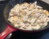 Foto del paso 1 de la receta: Arroz con pollo en sartén de hierro Skillet