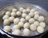 A picture of step 5 of Goli Idli.