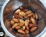 A picture of step 1 of Apple almond drink.