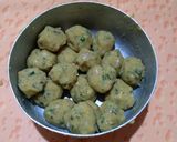 A picture of step 2 of Aloo Kachori.