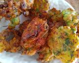 A picture of step 3 of Cabbage pakoda.