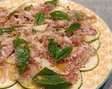 Foto del paso 7 de la receta: Ensalada de calabacín y brevas con jamón