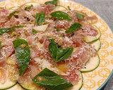 Foto del paso 7 de la receta: Ensalada de calabacín y brevas con jamón