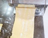 Foto del paso 3 de la receta: Raviolis rellenos de huevo y crema de champiñones