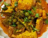 A picture of step 8 of Green Peas and Paneer Curry.