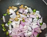A picture of step 6 of Soya Chunks Capsicum & Onion Curry soyabeena badi ki sabji.