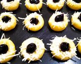 Foto langkah ke 5 dari resep Thumbprint Cookies.