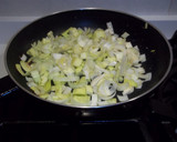 Foto del paso 5 de la receta: Setas con puerro y longanizas blancas