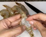 Foto langkah ke 1 dari resep Caramelized butter prawn / garlic butter prawn.