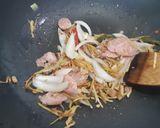 รูปขั้นตอนการทำที่ 2 ของ แหนมผัดไข่เป็ดใส่ขิง