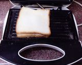 A picture of step 5 of Cheese corn sandwich.