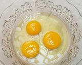 Foto langkah ke 6 dari resep Telur Dadar Goreng Tepung Daun Kelor.