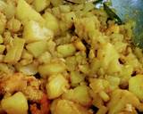 Lau aloo chingri / bottle gourd potato & shrimp curry recipe step 4 photo