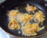 A picture of step 2 of Crispy Kanda bhajiye for beginners.