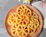 Foto langkah ke 4 dari resep Kembang Goyang Gurih.