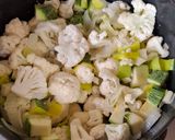Foto del paso 3 de la receta: Sopa de coliflor y calabacita