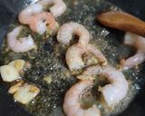 Foto del paso 2 de la receta: Camarones al pil pil (con ají verde)