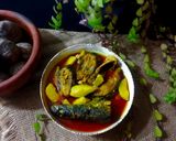 কচুর ছড়া দিয়ে ইলিশ মাছের কারি রেসিপির ধাপ 5 ছবি