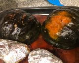 Foto del paso 1 de la receta: Zapallo relleno con dip de queso crema y hojas de zanahoria