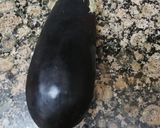 Foto del paso 1 de la receta: Berenjena rellena de atún al micro