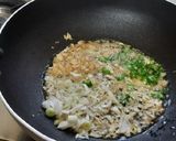 A picture of step 2 of Chinese restaurant style spicy veg manchow soup.