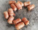 Foto del paso 3 de la receta Salchichas frescas de pollo con verduras y salsa de soja